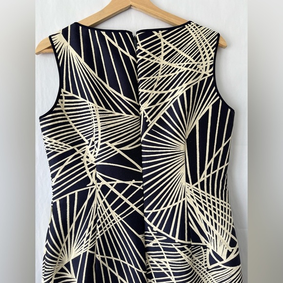 Lafayette 148 Abstract Print/Floral Dress size 6 - Picture 6 of 9